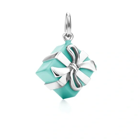 EUC Tiffany Blue Box Pendant with 20” Sterling Beaded Chain